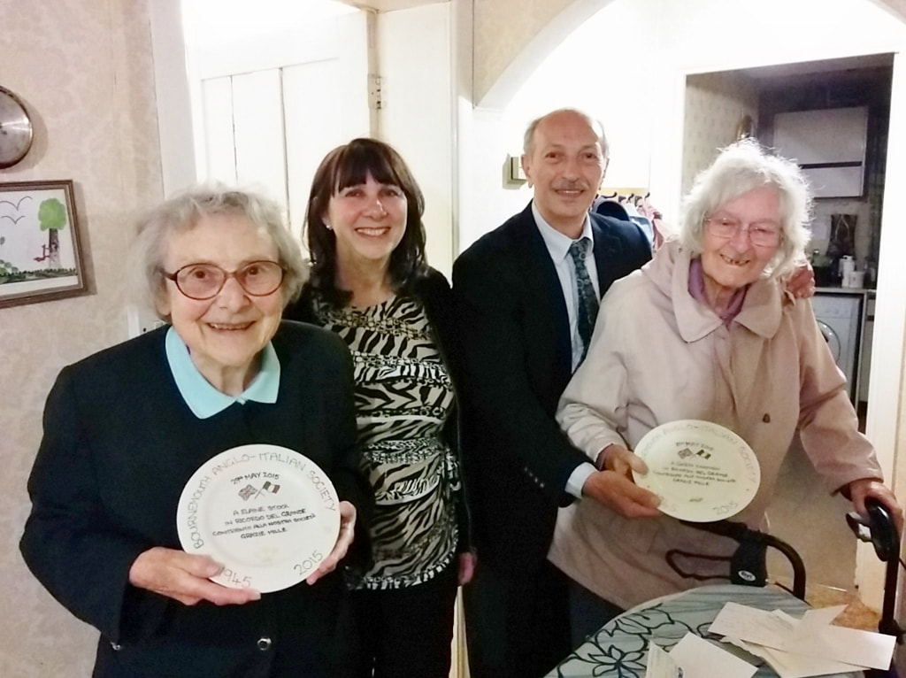 Gwen and Elaine receive their leaving presents